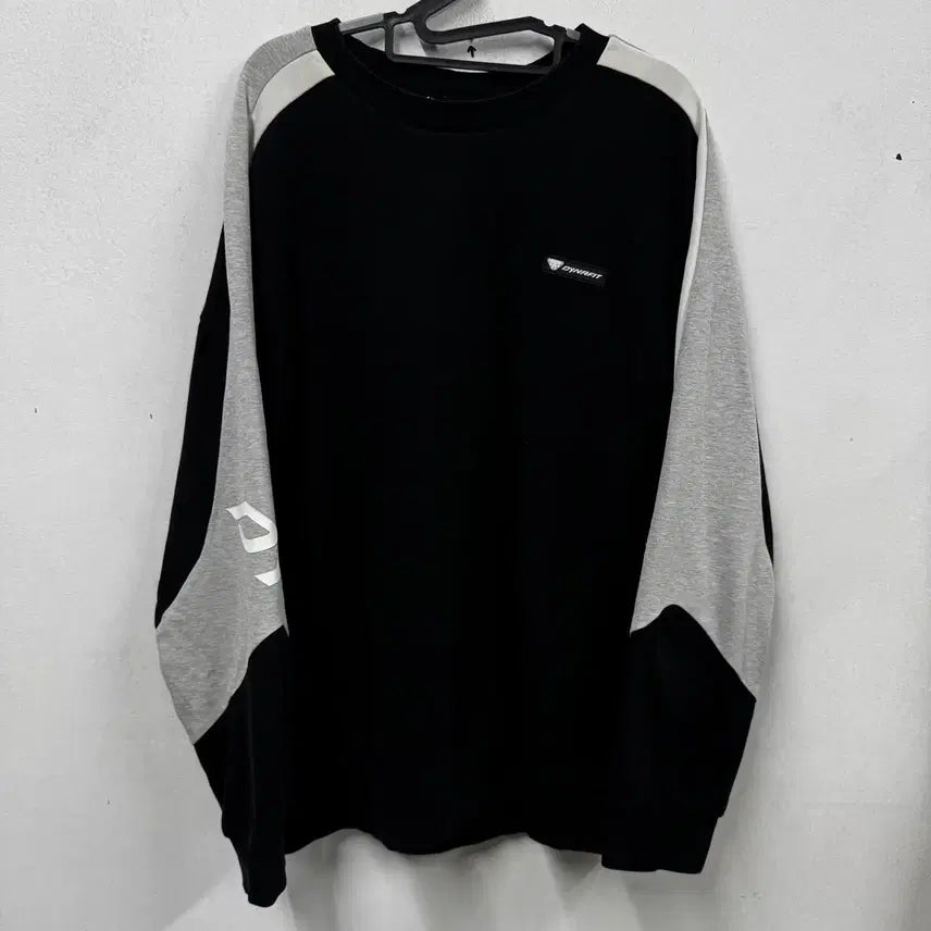 [BUNJANG] Dynafit Colorblock Sweatshirt M / 다이나핏 배색 맨투맨 M