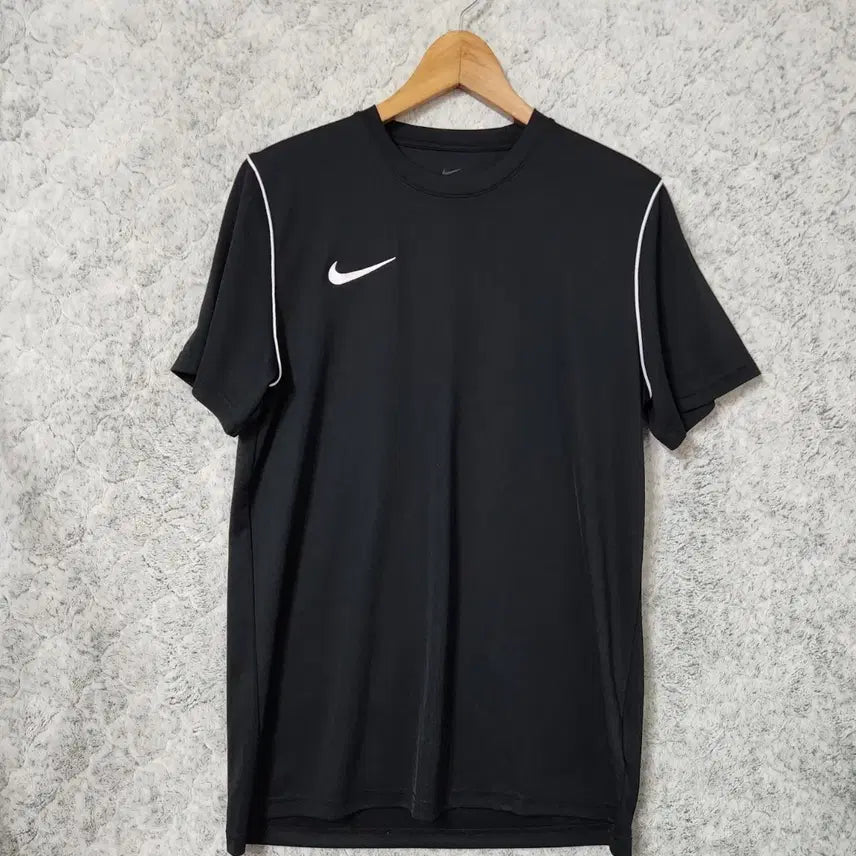 [BUNJANG] Nike Dri-FIT Performance Short Sleeve T-Shirt (Size 105) / 198B [105] 나이키 드라이핏 기능성 반팔 티셔츠