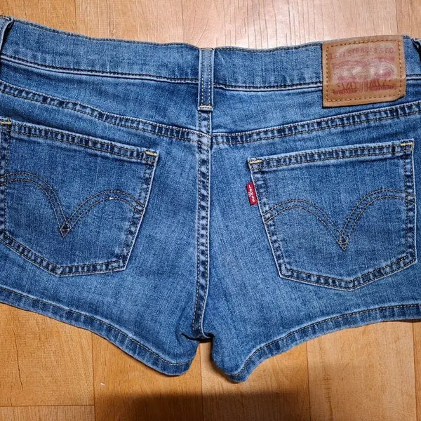 [BUNJANG] Levi's Denim Hot Pants Shorts / 리바이스 핫팬츠 청 반바지 판매합니다