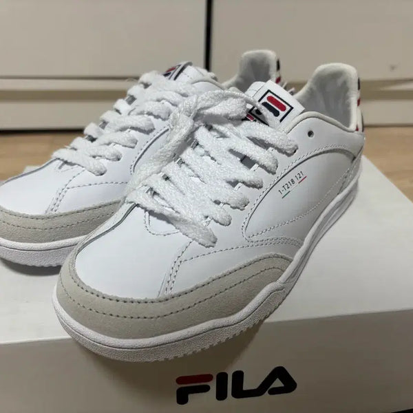 [BUNJANG] Fila White Sneakers 220mm / (새상품)휠라 흰색 스니커즈 220mm