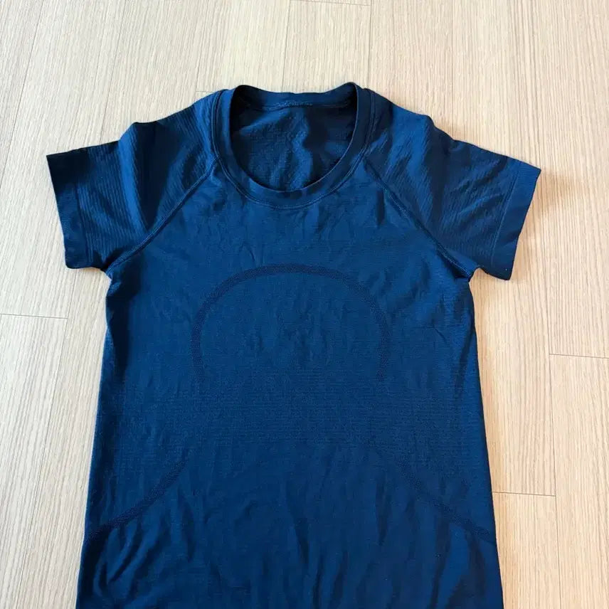 [BUNJANG] Lululemon Swiftly Short Sleeve Club Blue Size 4 / 룰루레몬 스위프틀리 숏슬리브 클럽블루(4) club blue