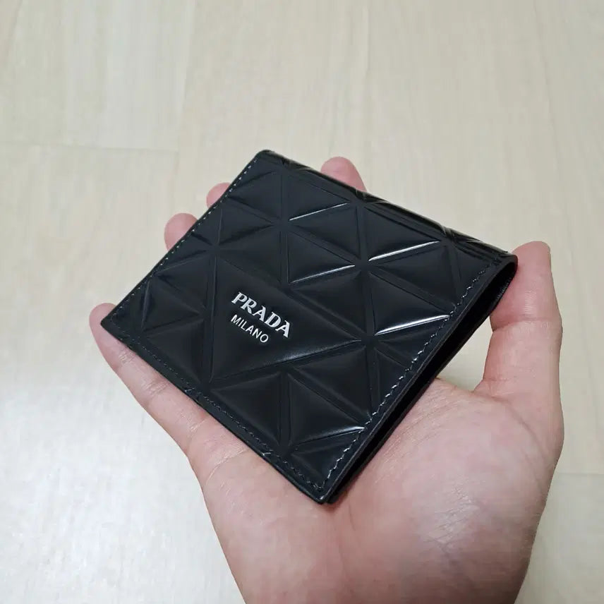 [BUNJANG] Prada Brushed Leather Wallet Black / [정품/새상품급] 프라다 브러쉬드 레더 지갑 블랙