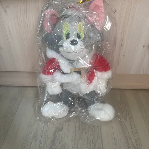 [BUNJANG] Tom & Jerry Santa Tom Doll (Sealed) / 미개봉) 산타 톰 인형 팝니다.