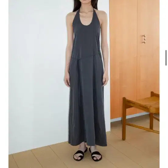[BUNJANG] Arto Sensual Halter Wrap Dress (Charcoal) / (~7/14 할인) 아르토 센슈얼 홀터 랩 원피스 (charcoal)