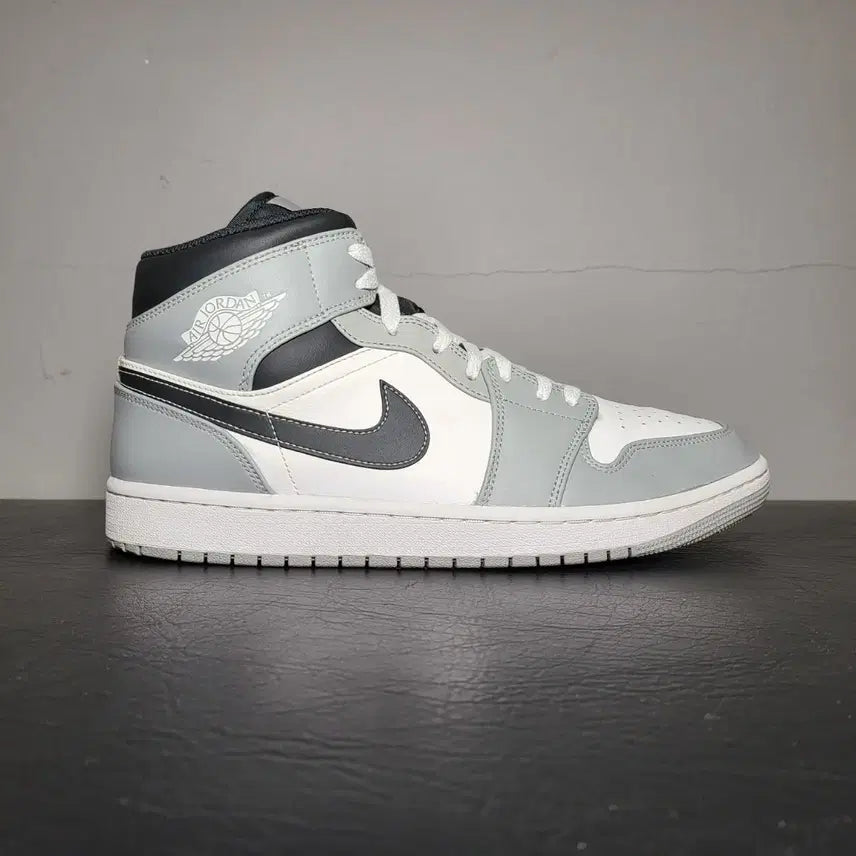 [BUNJANG] Nike Athletic Shoes 285mm / 나이키 운동화 285m