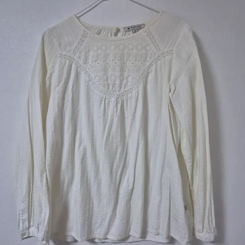 [BUNJANG] Thursday Island Punching Eyelet Blouse / 써스데이아일랜드 펀칭 아일렛 블라우스