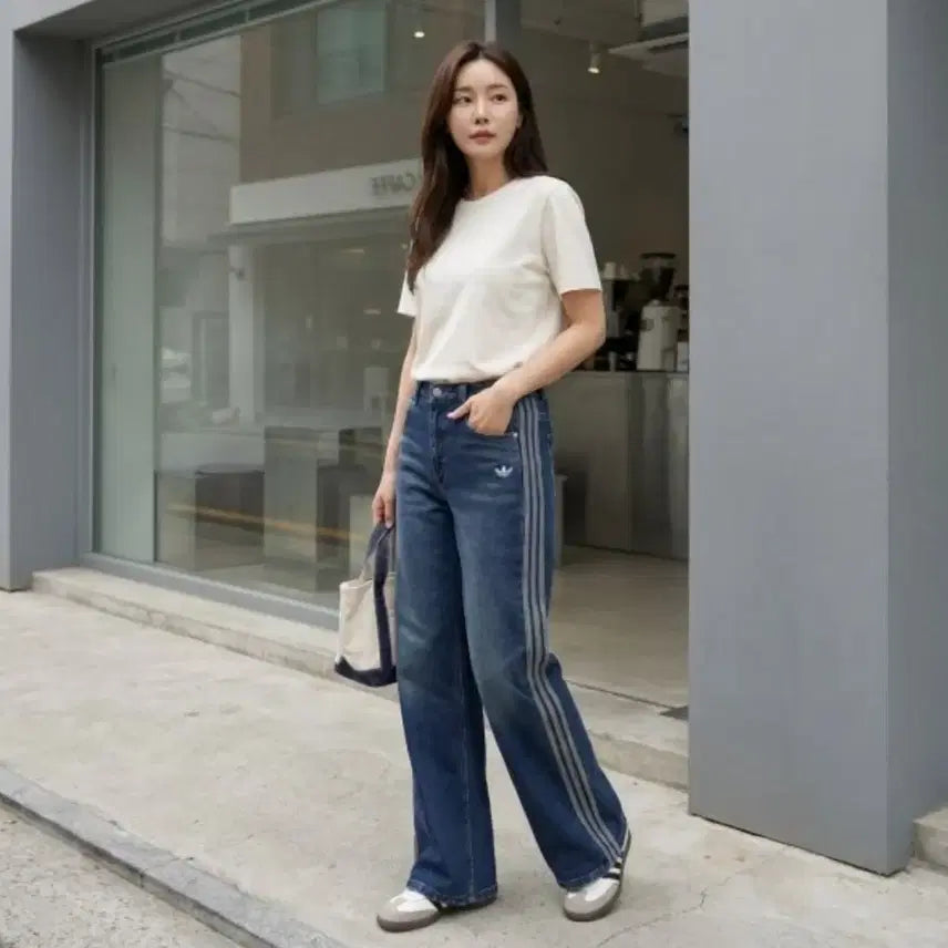 [BUNJANG] Adidas Wide Leg Denim Jeans (Available in Light Blue and Black) / (오늘만 2색상) 아디다스 연청 중청 흑청 와이드 데님 청바지