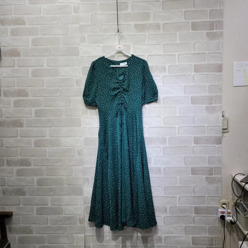 [BUNJANG] Dot Pattern One-Piece Dress Size 66 / ㅈ112 도트 원피스 66