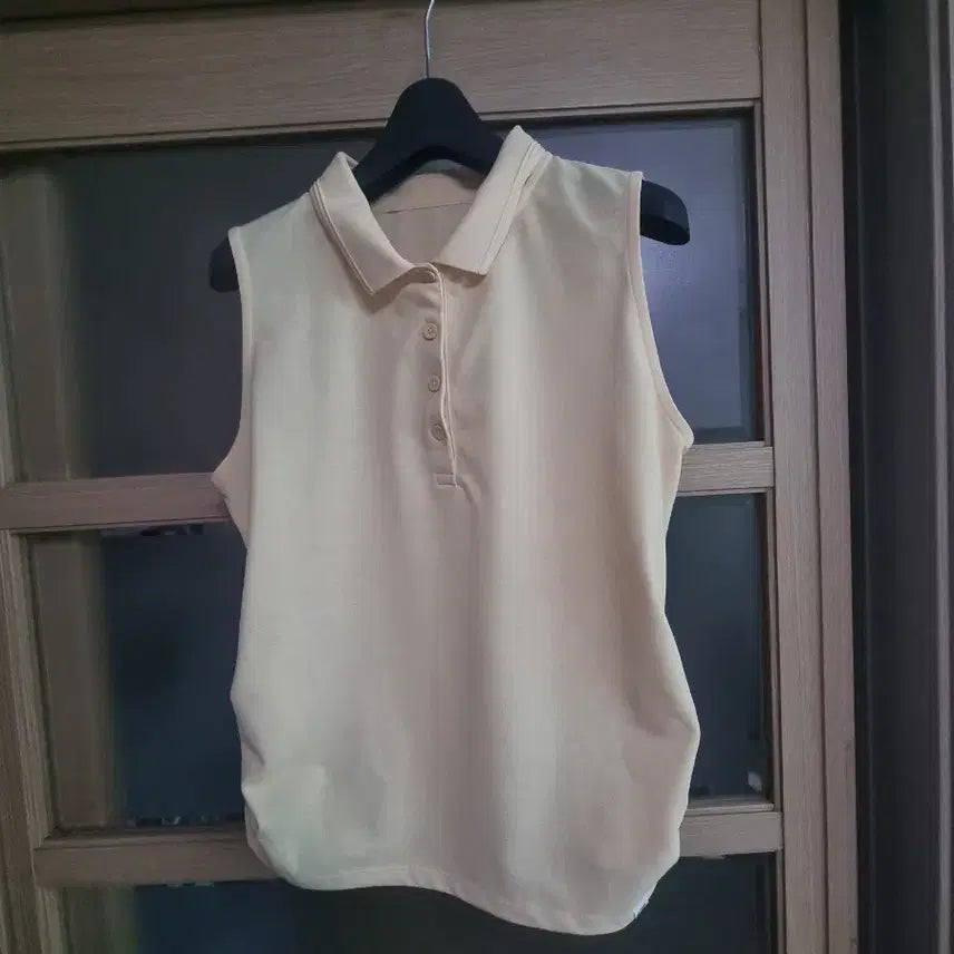 [BUNJANG] Andar Sleeveless Collar T-Shirt M / 안다르 민소매 카라 티셔츠 M