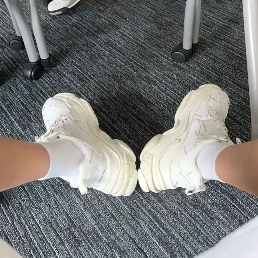 [BUNJANG] Balenciaga Triple S All Over Logo White (Size 41) / 발렌시아가 트리플 S 올오버 로고 화이트 (41)