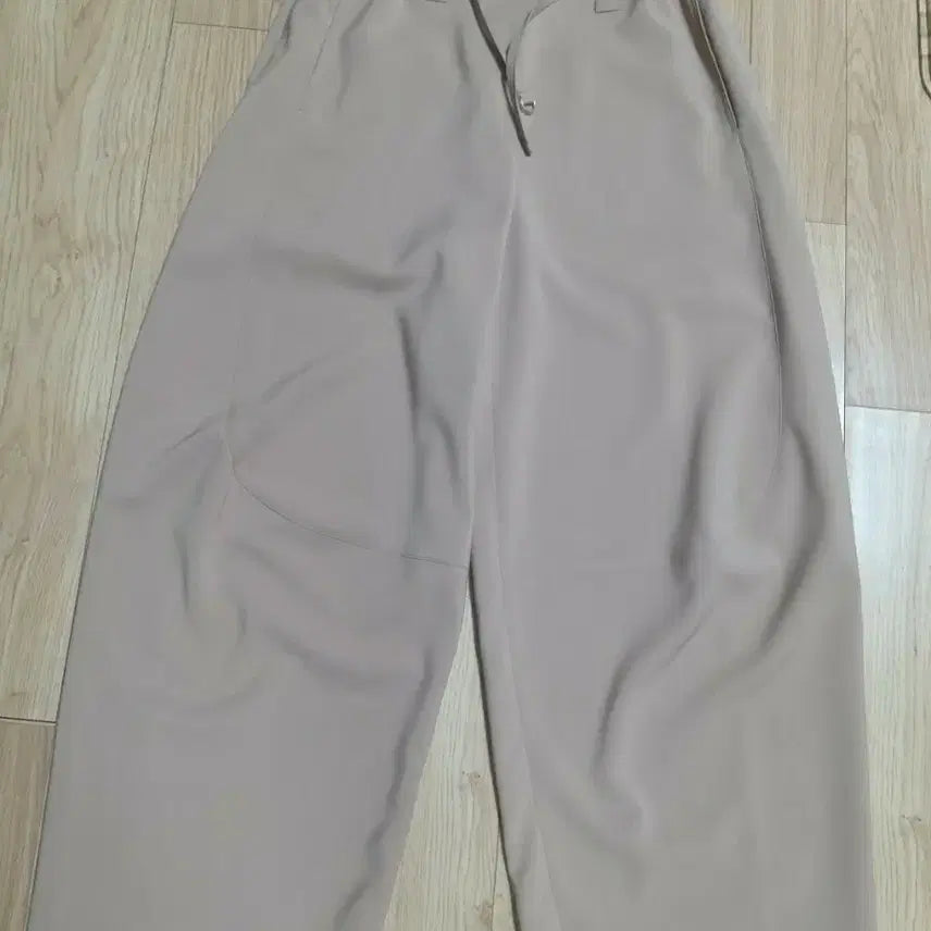 [BUNJANG] System Beige Wide Pintuck Slacks / 시스템베이지색 와이드 핀턱 슬랙스