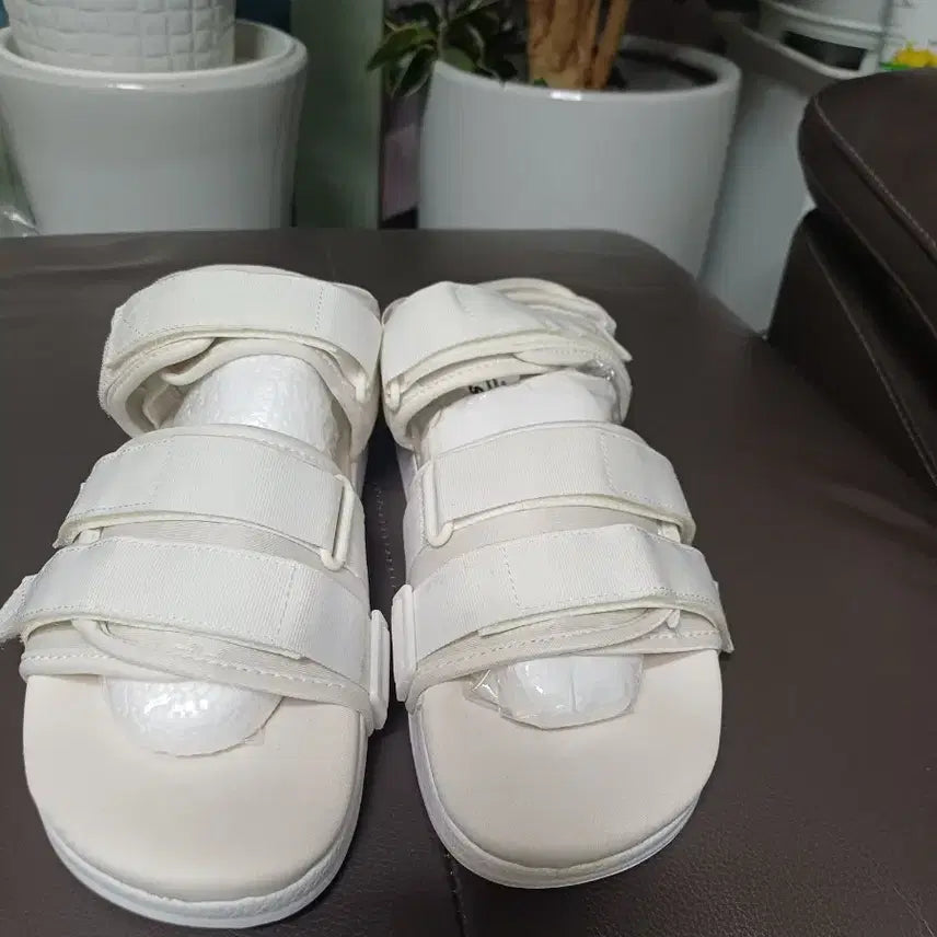 [BUNJANG] White Sports Sandals (245-250) / 흰색 스포츠 샌들 245~250