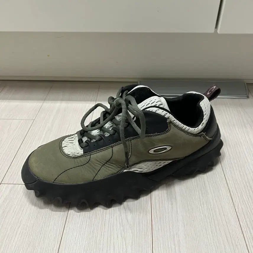 [BUNJANG] Oakley Factory Team Chop Saw Olive Sneakers Size 270 / 오클리 팩토리 팀 브레인 데드 찹 쏘우 올리브 스니커즈 270