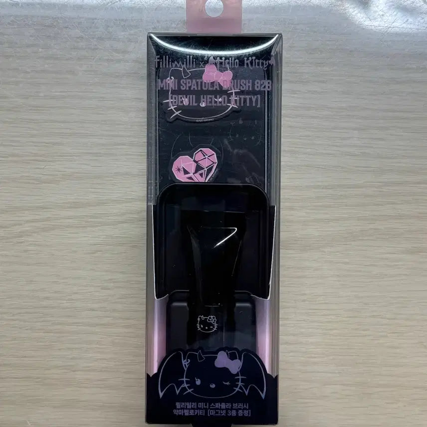[BUNJANG] Fillimilli x Hello Kitty Devil Mini Spatula Brush / 필리밀리X헬로키티 악마 미니 스파츌라 브러쉬