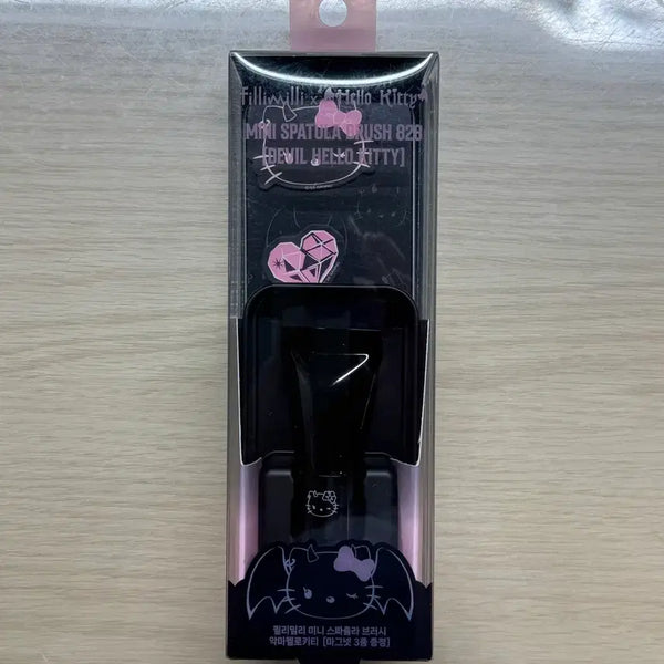 [BUNJANG] Fillimilli x Hello Kitty Devil Mini Spatula Brush / 필리밀리X헬로키티 악마 미니 스파츌라 브러쉬