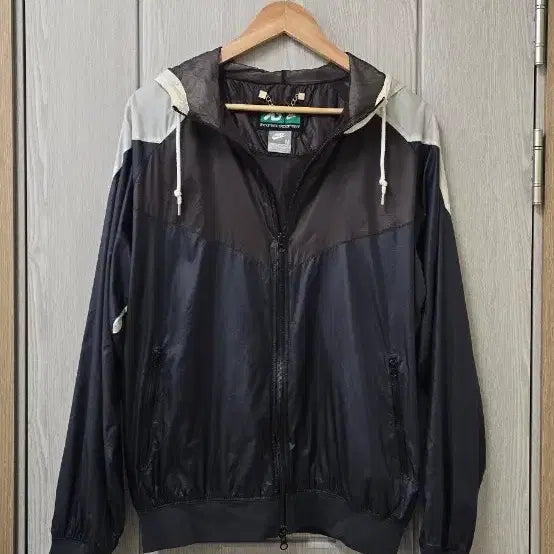 [BUNJANG] Nike Athletic Department Heritage Windrunner Jacket / 나이키 애슬레틱 디파트먼트 헤리티지 윈드러너 바람막이 (M/100)