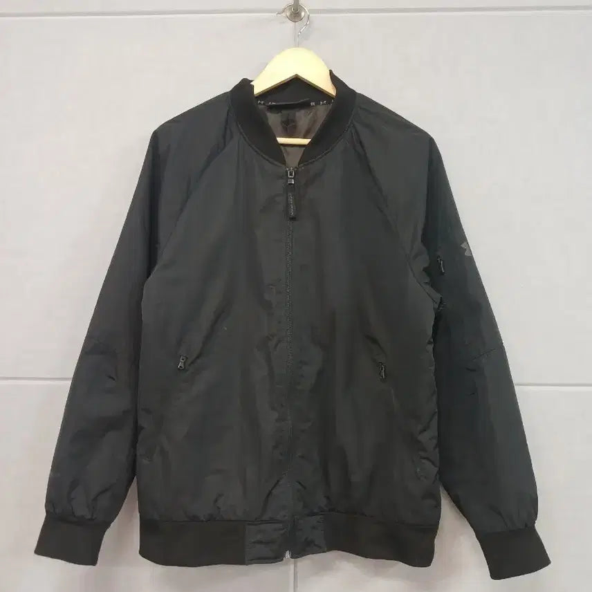 [BUNJANG] Under Armour Bomber Jacket Black / *언더아머 봄버 자켓 블랙
