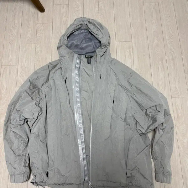 [BUNJANG] Unaffected Windbreaker Jacket / UNAFFECTED