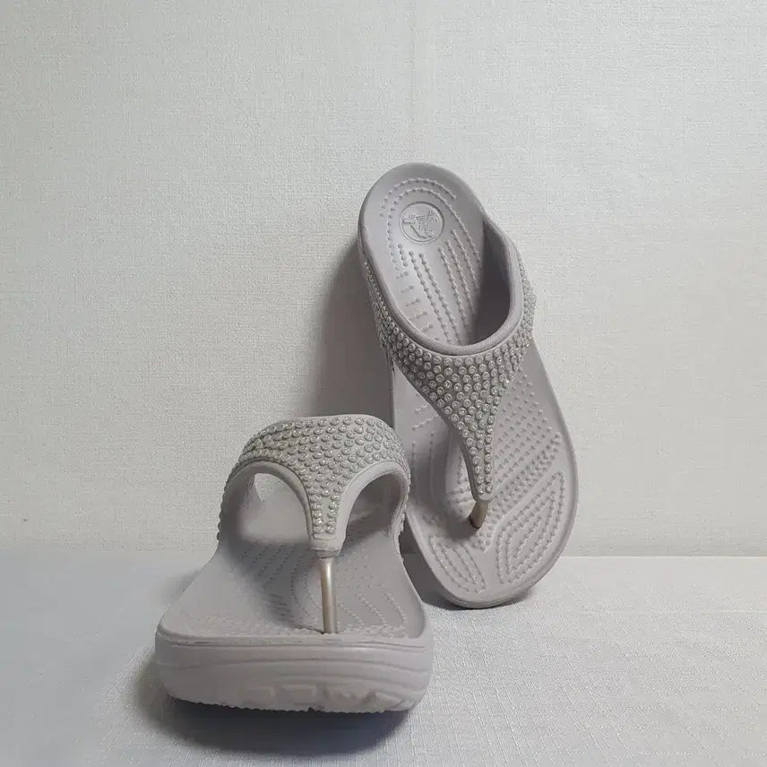 [BUNJANG] Crocs Sloane Diamante Flip Flops Sandals / 220mm 크록스 슬론 디아만테 플립 그레이