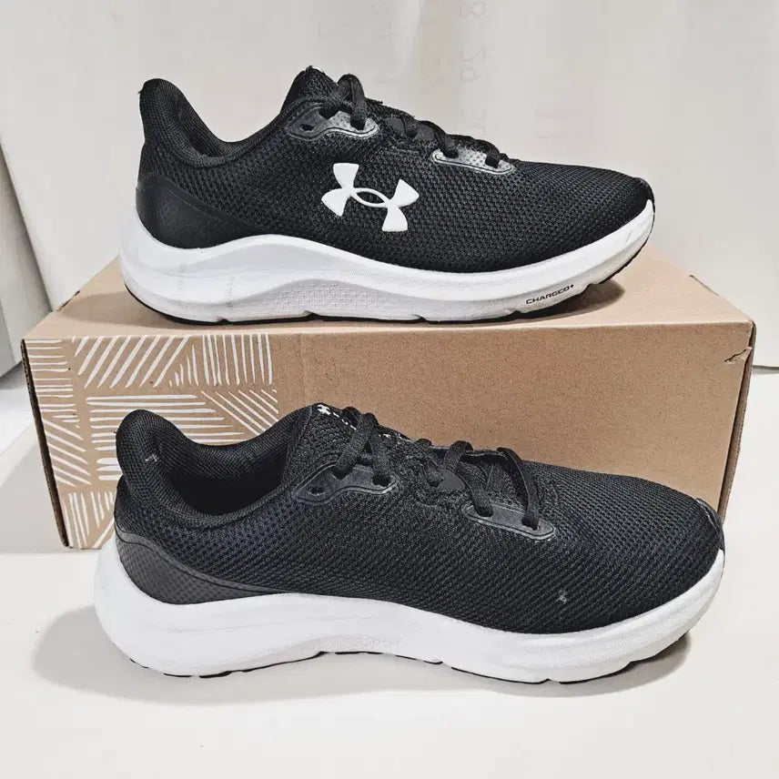 [BUNJANG] Under Armour Charged Pursuit 4 Women's Running Shoes / 235 240 언더아머 차지드 퍼수트4 여자 런닝화 러닝화 운동화 신발