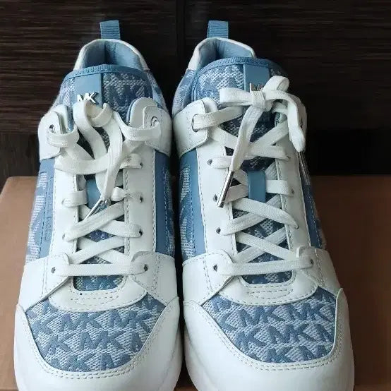 [BUNJANG] Michael Kors Georgie Trainer Sneakers (240mm) / 마이클 코어스 조지 트레이너 스니커즈  (240mm)