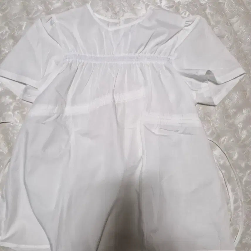 [BUNJANG] Munell Shirring Short Sleeve Blouse / 뮤넬 셔링 반팔 블라우스