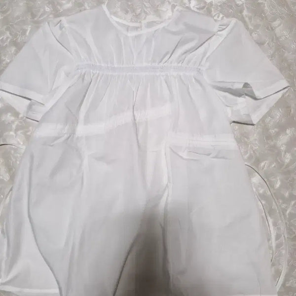 [BUNJANG] Munell Shirring Short Sleeve Blouse / 뮤넬 셔링 반팔 블라우스