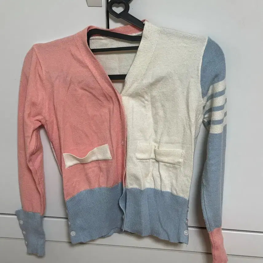 [BUNJANG] Stripe Pattern Pastel Color Block V-Neck Cardigan / 수입의류 사선 파스텔 배색 브이넥 가디건