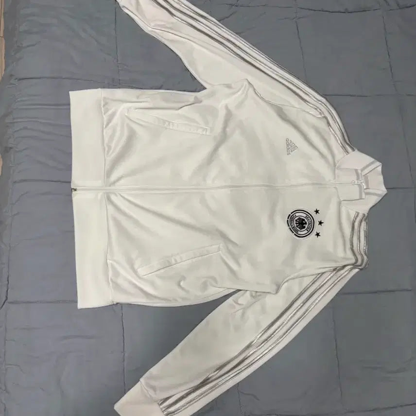 [BUNJANG] Adidas Germany National Football Team Training Top (Size 105) / 급처 아디다스 독일 축구 국가대표팀 트레이닝 탑 105