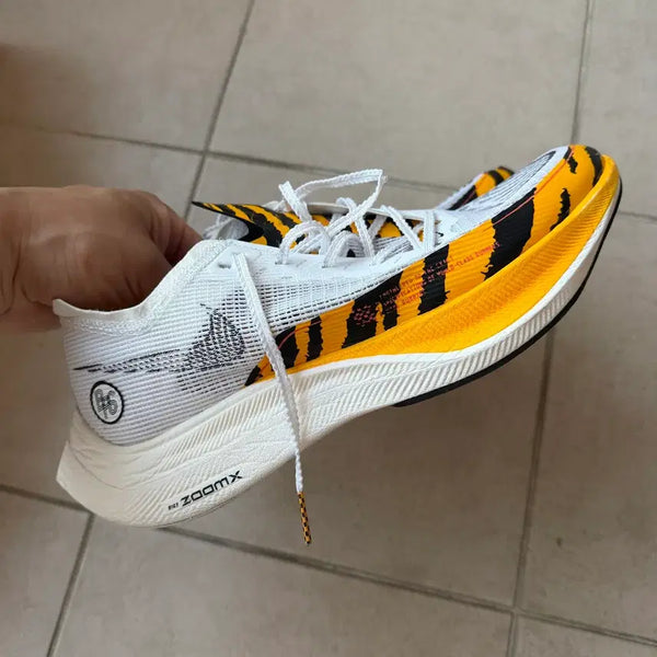 [BUNJANG] Nike ZoomX Vaporfly NEXT% 2 BRS White University Gold / 나이키 줌X 베이퍼플라이 넥스트% 2 BRS 화이트 유니버시티 골드