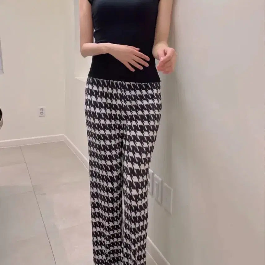 [BUNJANG] Swallow Check Houndstooth Pleated Wide Pants / 제비 체크 하운드 밴딩 플리츠 찰랑 와이드 팬츠 바지