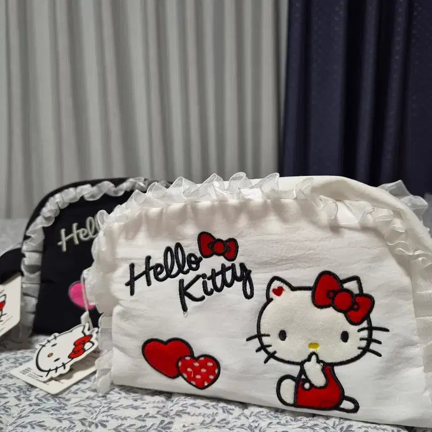 [BUNJANG] Sanrio Hello Kitty Lace Pouch Black/White / 산리오 정품 헬로키티 레이스 파우치 블랙/화이트