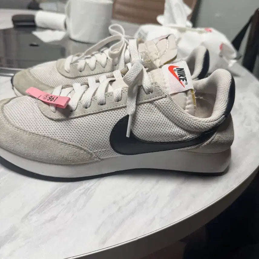 [BUNJANG] Nike Sneakers Beige/Black (Size 260) / 나이키 신발 판매합니다 260