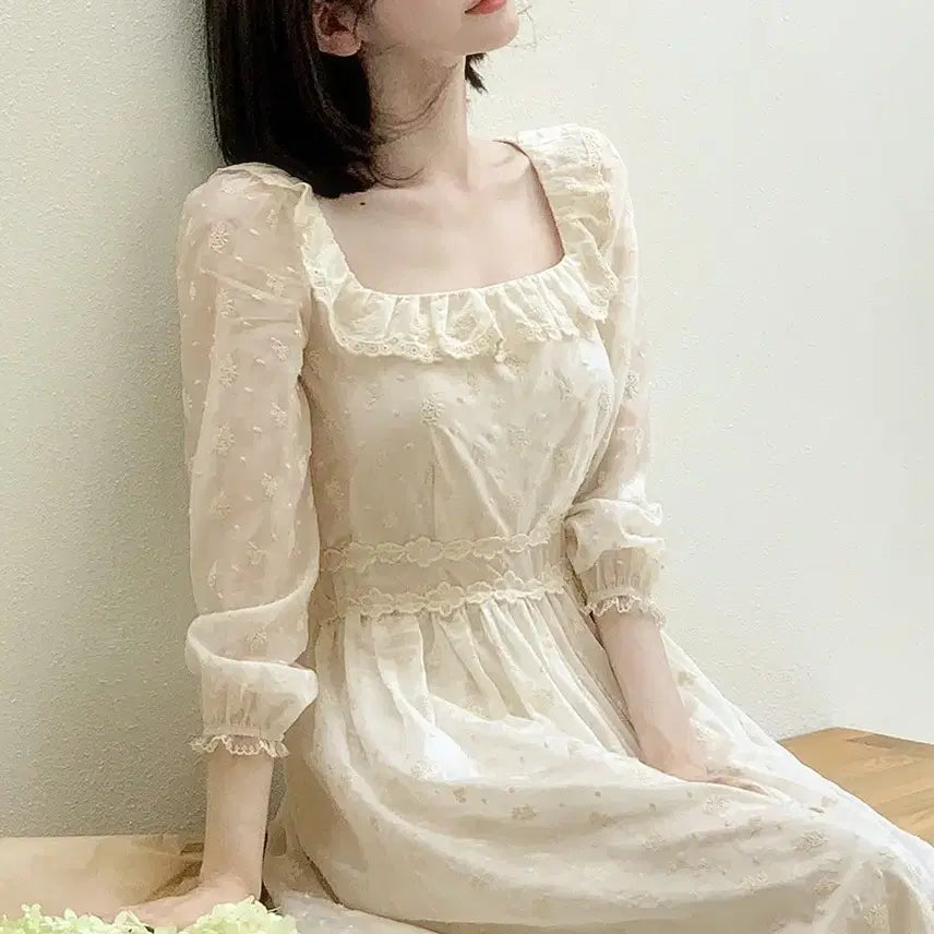 [BUNJANG] Milkcocoa Embroidered Square Neck Dress / 밀크코코아 스퀘어넥 자수 원피스 새상품 배송비x