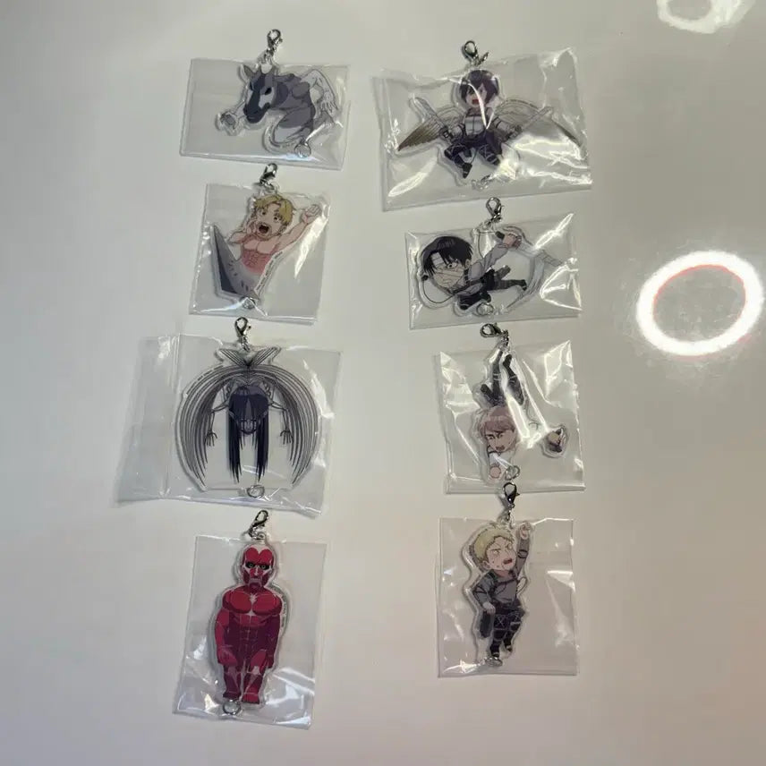 [BUNJANG] Attack on Titan Acrylic Keychain - Levi, Zeke, Mikasa / [최저가] 진격의 거인 아크릴 F상 키링 리바이 초대형거인 지크 미카사