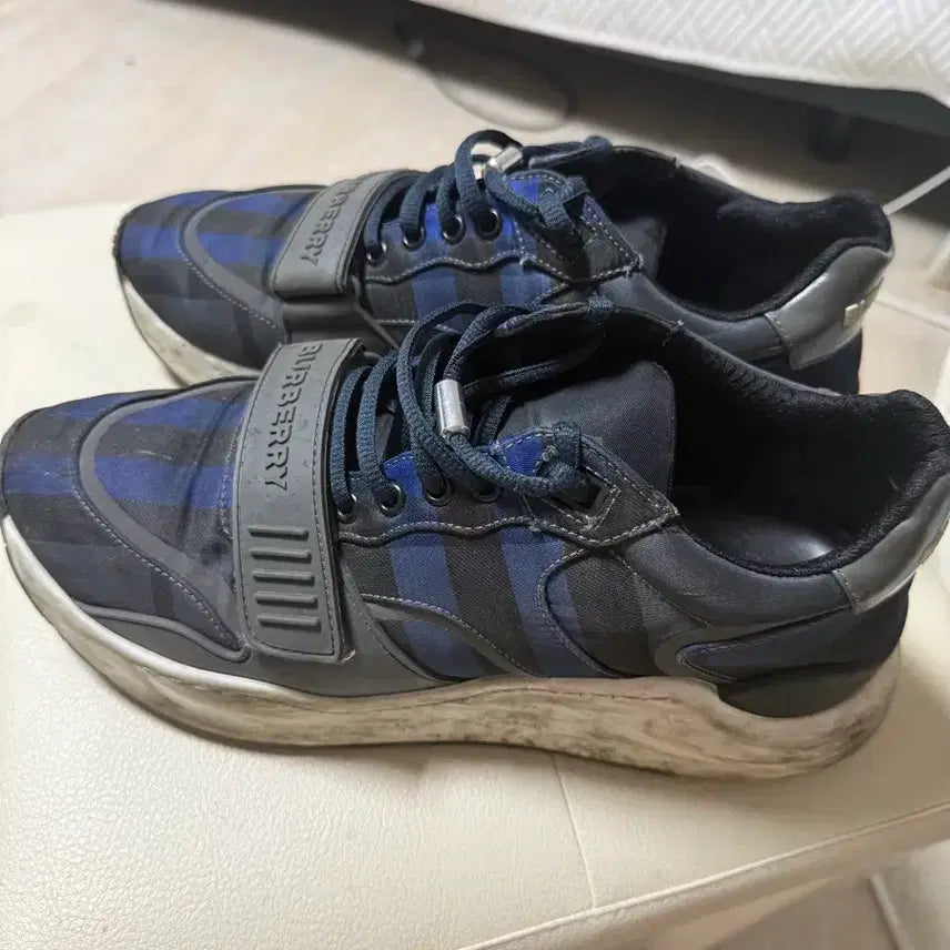 [BUNJANG] Burberry Ramzy Check Velcro Sneakers Blue / [정품] 버버리 램지 체크 벨크로 스니커즈 블루