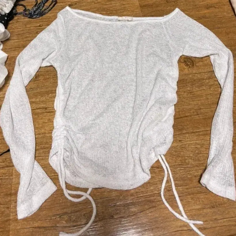 [BUNJANG] White Shirring See-Through Long Sleeve Blouse / 흰색 셔링 롱슬리브 시스루느낌 4455사이즈 허리조임 긴팔티셔츠 블라우스
