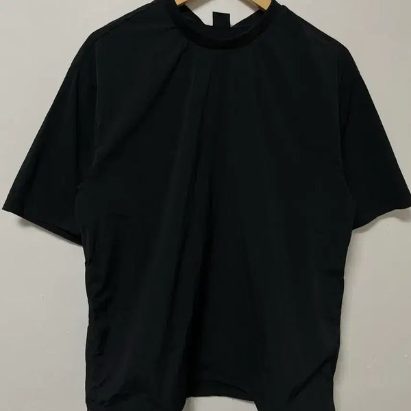 [BUNJANG] SPAO Nylon Spandex Loose Fit Half Sleeve T-Shirt / 100 SPAO 나일론 스판 루즈핏 스트링 반팔티 정품