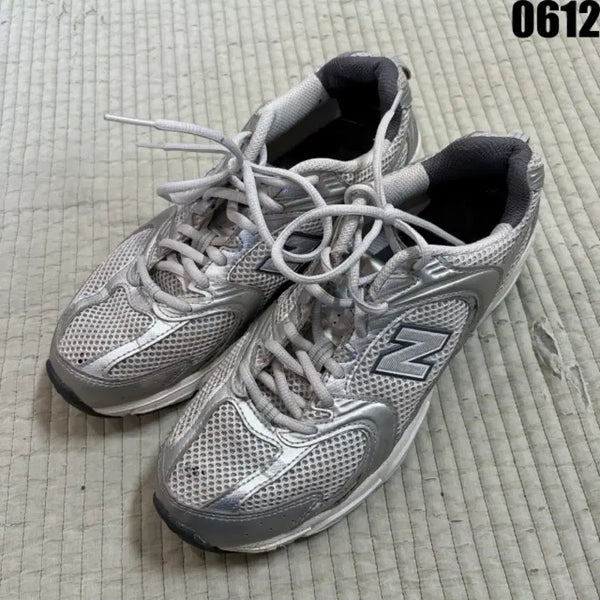 [BUNJANG] New Balance 530 Silver Sneakers (245) / 뉴발란스 530 실버 운동화 245