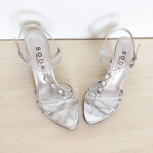 [BUNJANG] SODA Jewel Embellished T-Strap Sandals / 상태좋음)소다 샌들 /탠디미소페무크슈콤마보니토리버치벨리스포츠댄스바바라자라