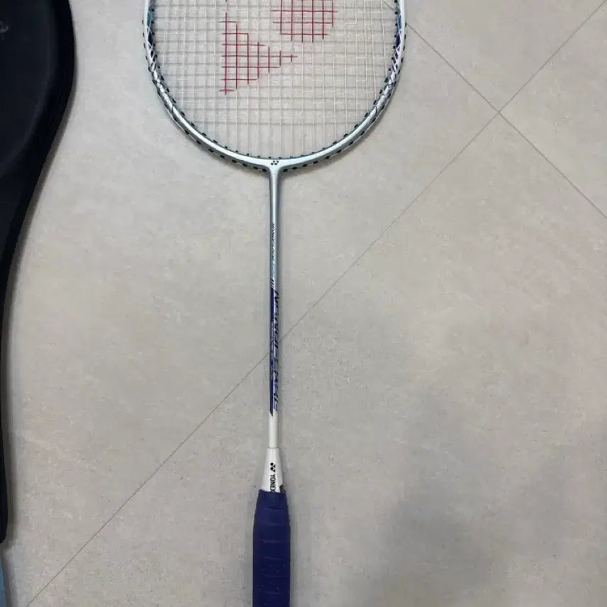 [BUNJANG] Badminton Rackets (Set of 2) / 배드민턴 채 두개 급처