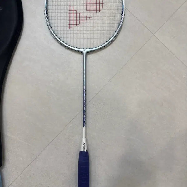 [BUNJANG] Badminton Rackets (Set of 2) / 배드민턴 채 두개 급처
