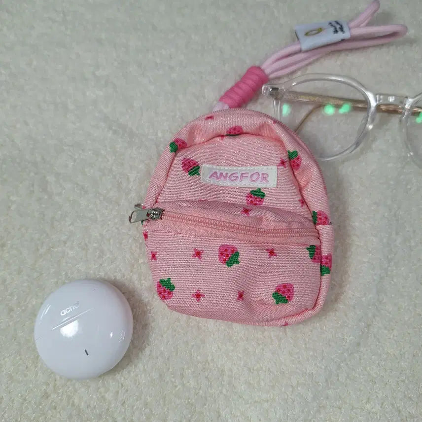 [BUNJANG] Strawberry Mini Pouch Bag Charm with Clasp / 미니가방 키링 핑크 파우치 고리 딸기 미니백