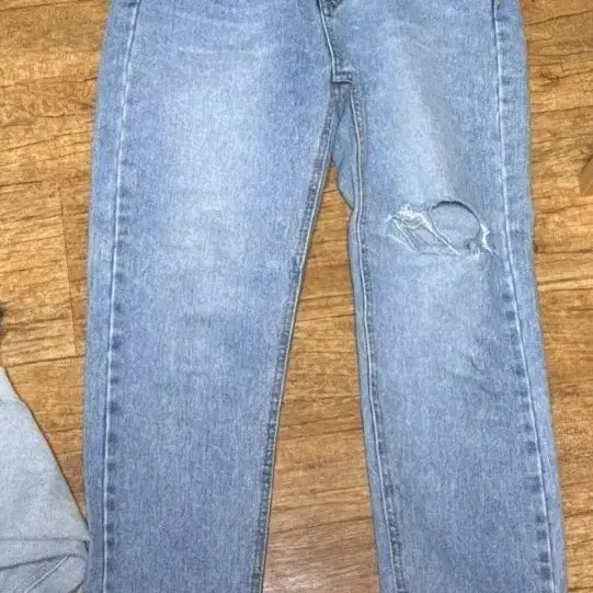 [BUNJANG] Denim Cut-Out Skinny Jeans - Light Blue, Small Size / 데님 청바지 라이트 블루 컷팅 여자청바지 스키니진 스몰사이즈 연청바지