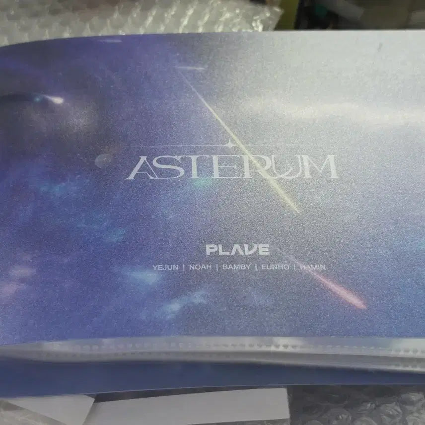[BUNJANG] PLAVE 1st Generation Big Photocard Binder & Christmas Photocard Set / 플레이브 1기 빅포카 바인더 & 팬클럽 크리스마스 포카