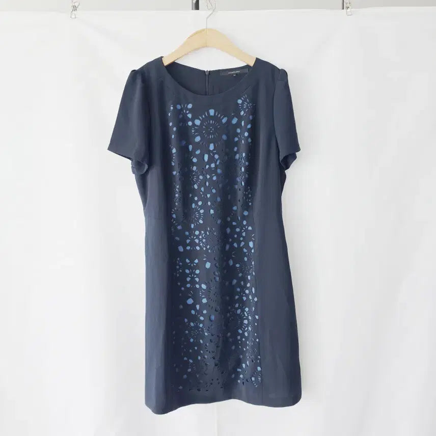[BUNJANG] Comptoir des Cotonniers Navy Punching Detail Midi Dress / 꼼빠니아 네이비 원피스 77 (66)