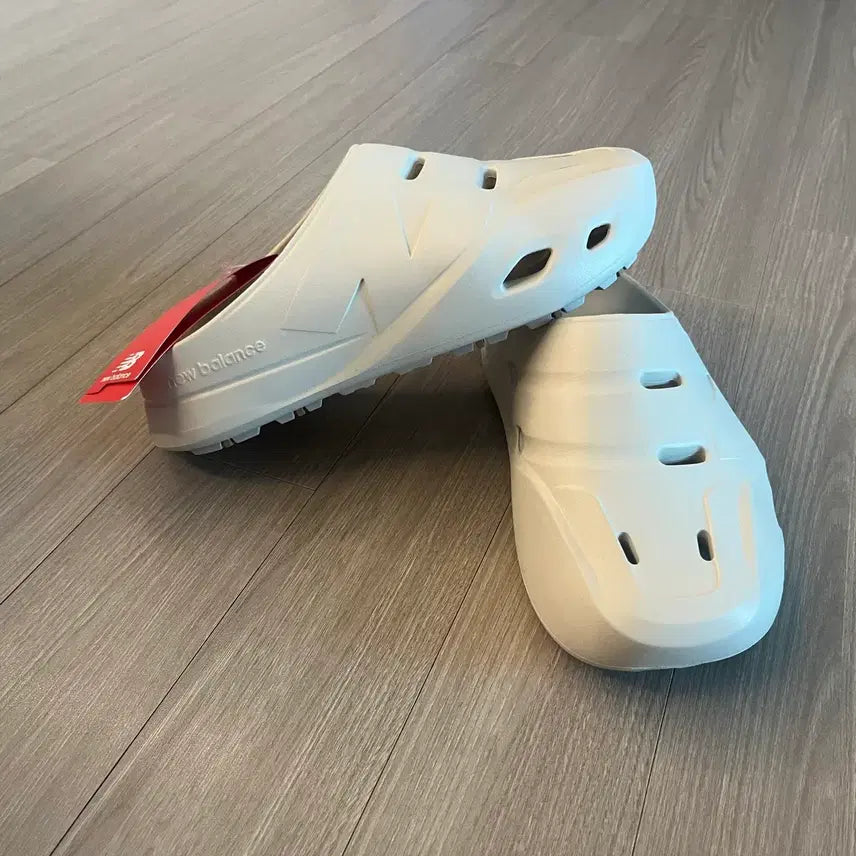 [BUNJANG] New Balance Clog Slide Shoes - Cream, Size 260 / 뉴발란스 클로그 슬라이드 260 새제품