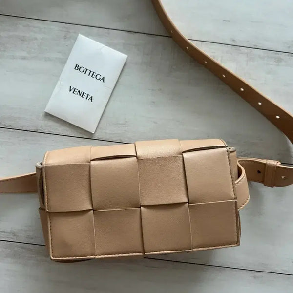 [BUNJANG] Bottega Veneta Cassette Bag Almond Color / 보테가베네타 카세트백 아몬드컬러