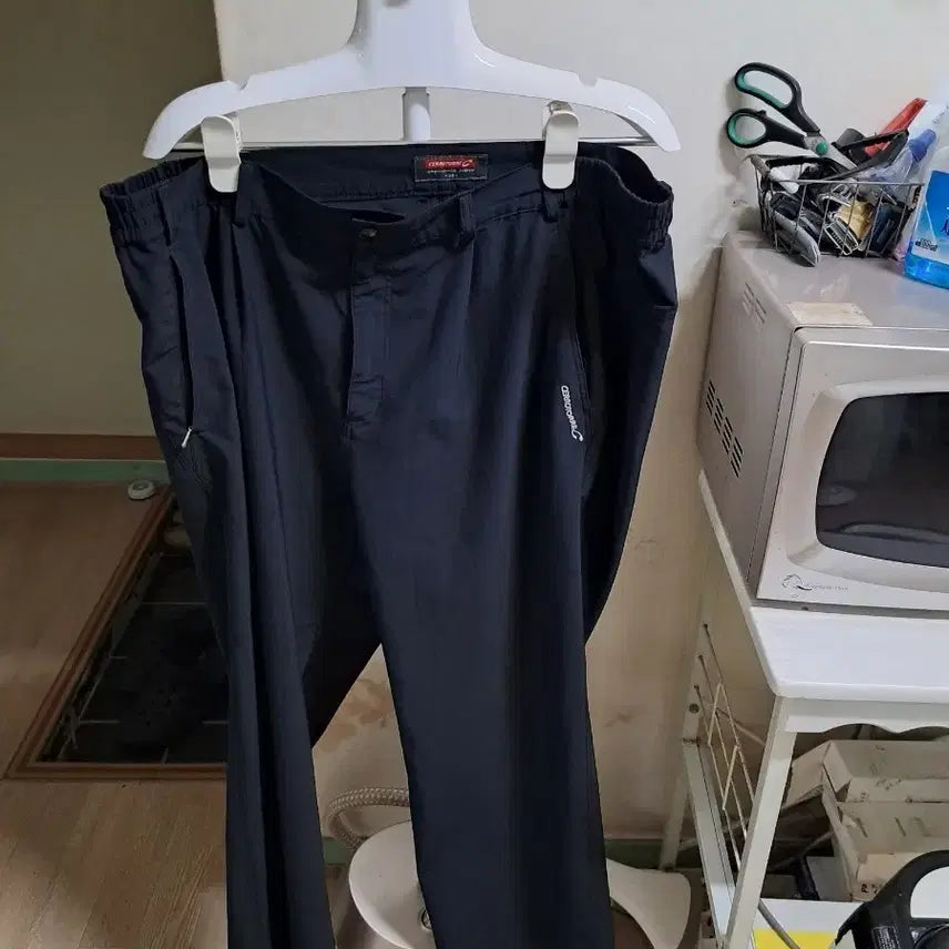 [BUNJANG] Black Line Golf Pants - Size 110 / 블랙 라인 골프 바지. 110