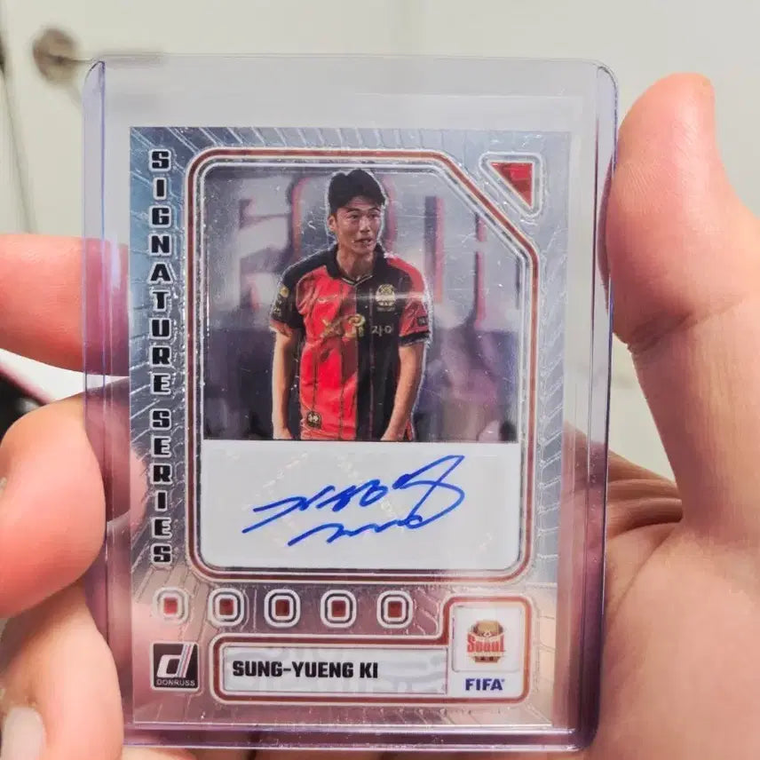 [BUNJANG] Ki Sung-yueng Autographed Soccer Card / 레전드 기성용 오토